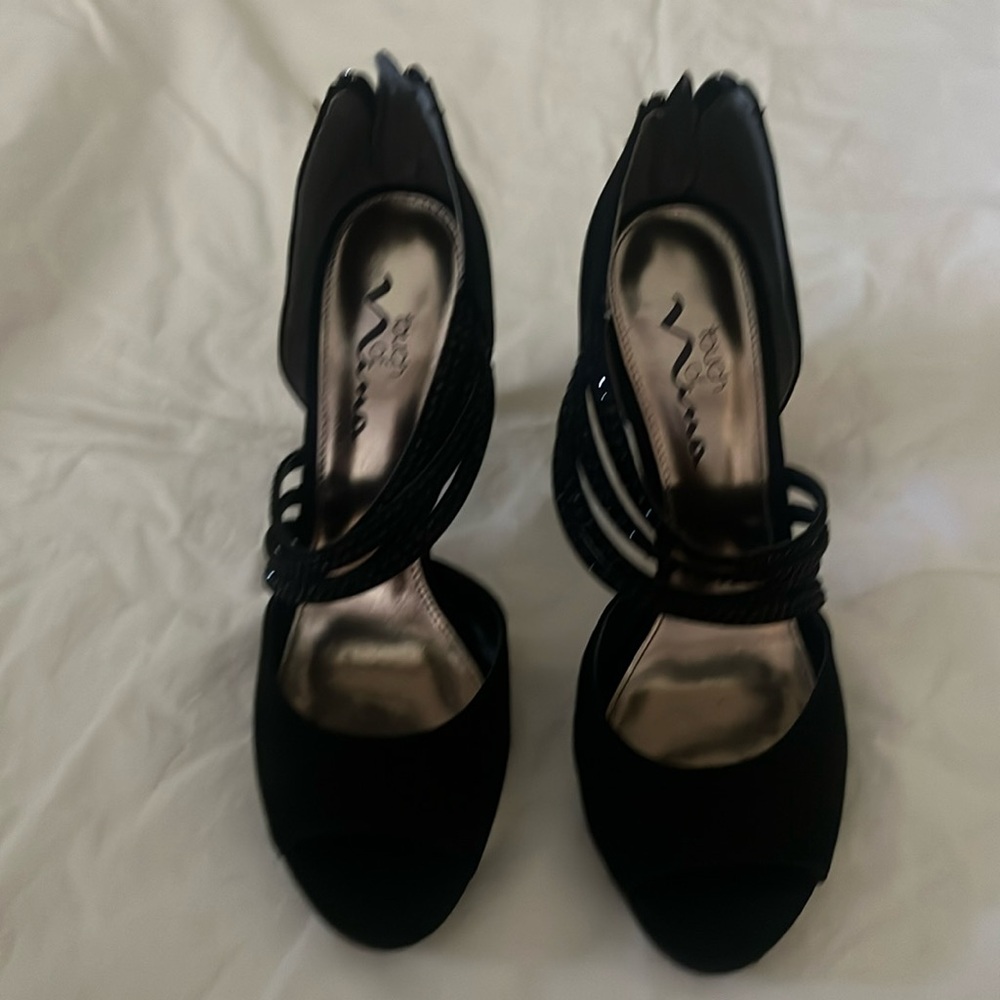 Black heels 8 1/2
